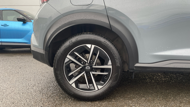 Nissan Juke 1.0 DiG-T N-Connecta 5dr DCT Petrol Hatchback